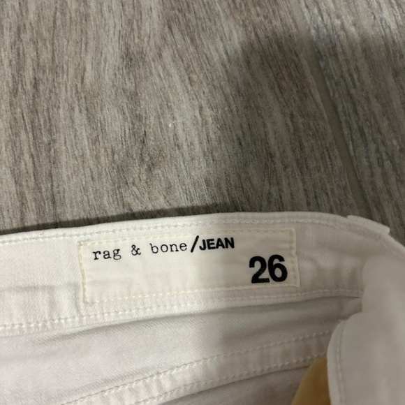 LIKE NEW! Women's Rag & Bone White Slim Boyfriend Jeans - 26 - Picture 9 of 13
